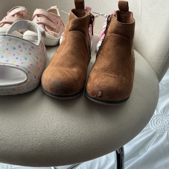 Bundle toddler girl size 6 shoes - Picture 3 of 5